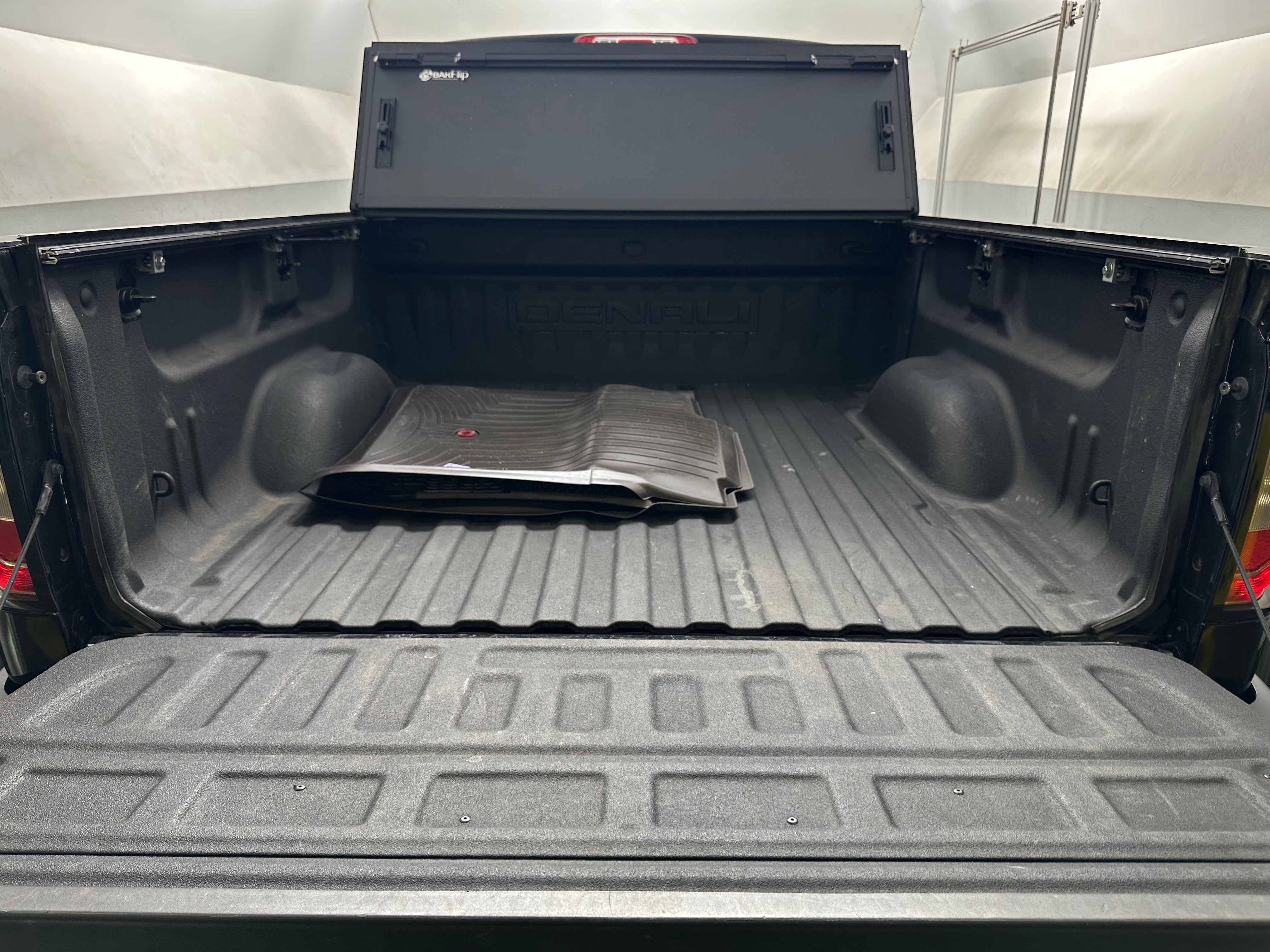 gmc sierra 1500 denali 2018 3GTU2PEJ0JG168787 image gmc sierra 1500 denali 2018 3GTU2PEJ0JG168787 image
